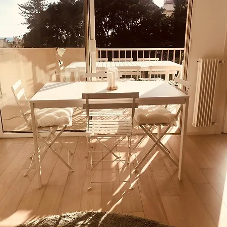 Seaside With Terrasse In Garavan Apartment *