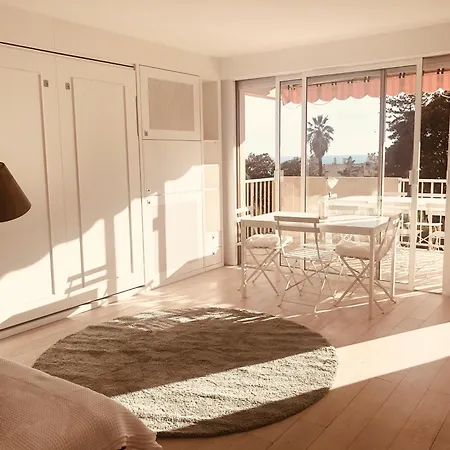 Appartement Seaside With Terrasse In Garavan *