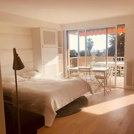 Apartment Seaside With Terrasse In Garavan